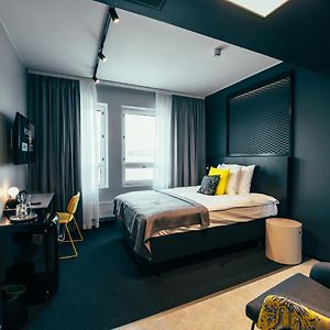 Solo room